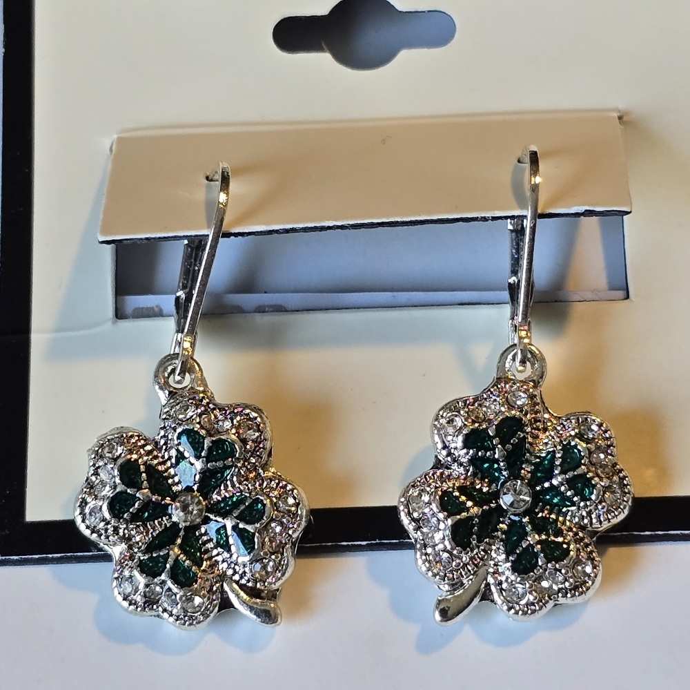 Napier Silver Tone Lucky Shamrock Drop Earrings Leverback NWT - Picture 3 of 3